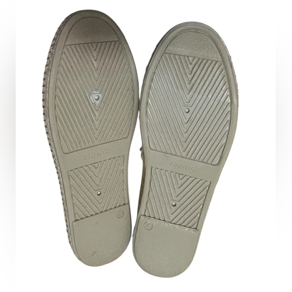 Vionic Beach NWOT Laguna yellow espadrille slip on shoes - Picture 9 of 9